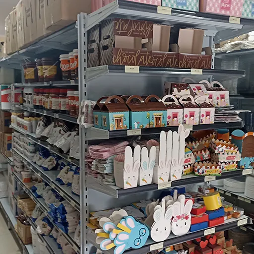 Gôndola para loja de embalagens